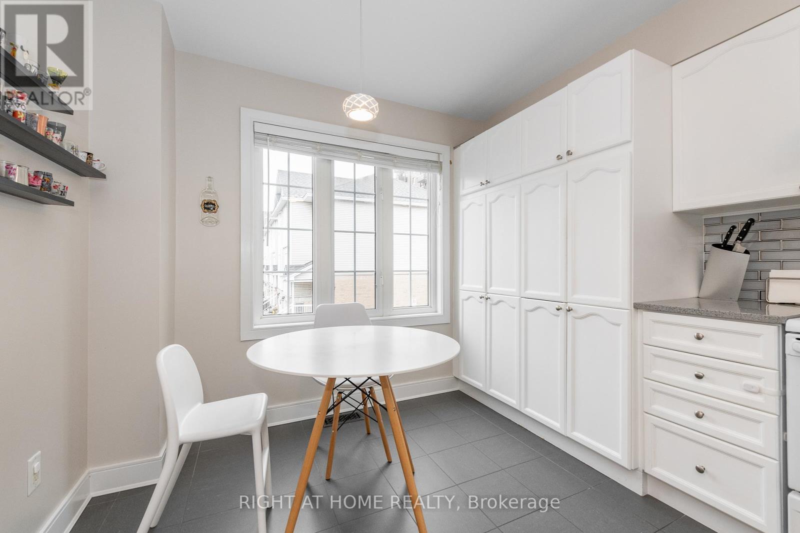 212 Rutgers Private, Ottawa, Ontario  K2C 4G7 - Photo 11 - X12994078