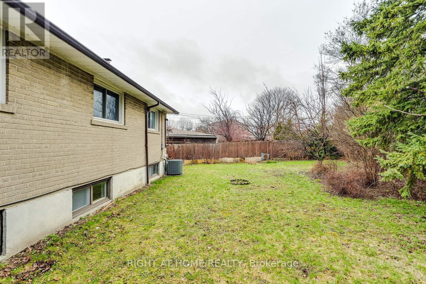 22 Sheva Court, Toronto, Ontario  M1K 3P9 - Photo 35 - E12994046