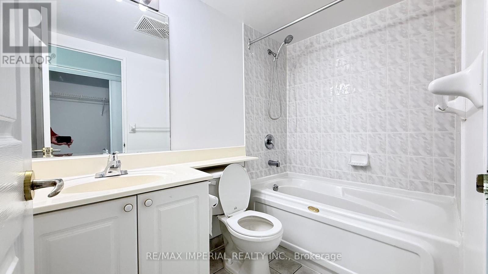 2209 - 1 Lee Centre Drive, Toronto, Ontario  M1H 3J2 - Photo 16 - E12994052