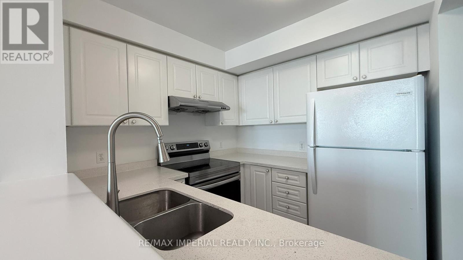 2209 - 1 Lee Centre Drive, Toronto, Ontario  M1H 3J2 - Photo 6 - E12994052