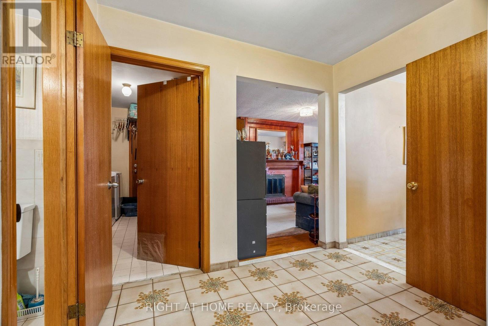 16 Ascolda Boulevard, Toronto, Ontario  M1J 2N7 - Photo 15 - E12994060