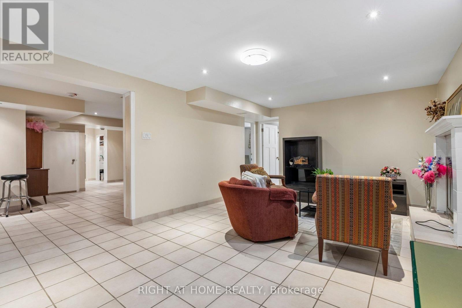 16 Ascolda Boulevard, Toronto, Ontario  M1J 2N7 - Photo 35 - E12994060