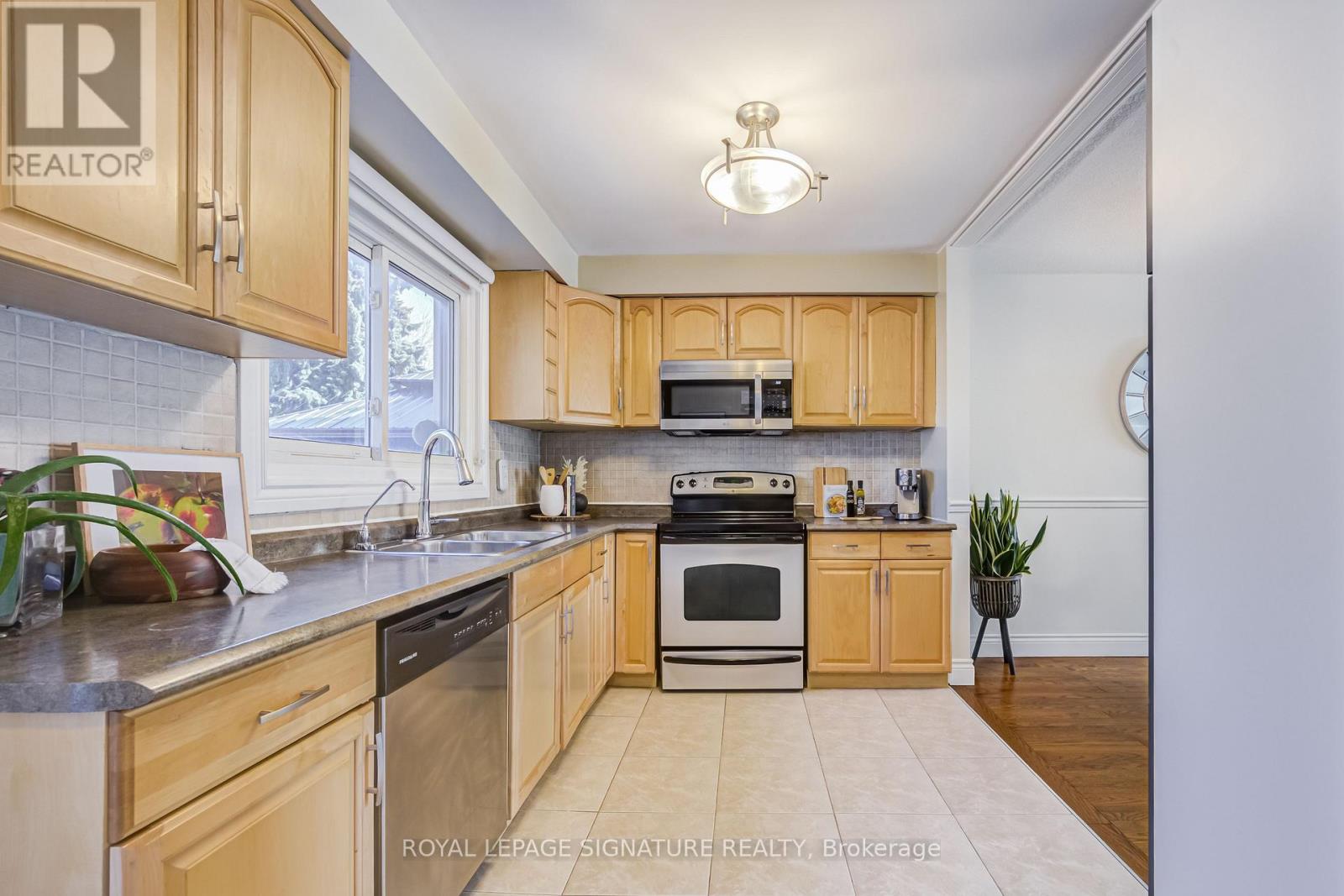 36 Randall Drive, Ajax, Ontario  L1S 6L2 - Photo 16 - E12994064