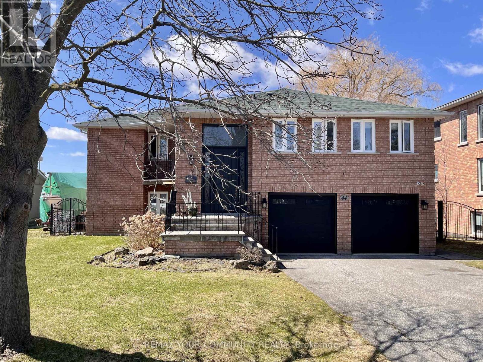 44 CANAL STREET, Georgina, Ontario