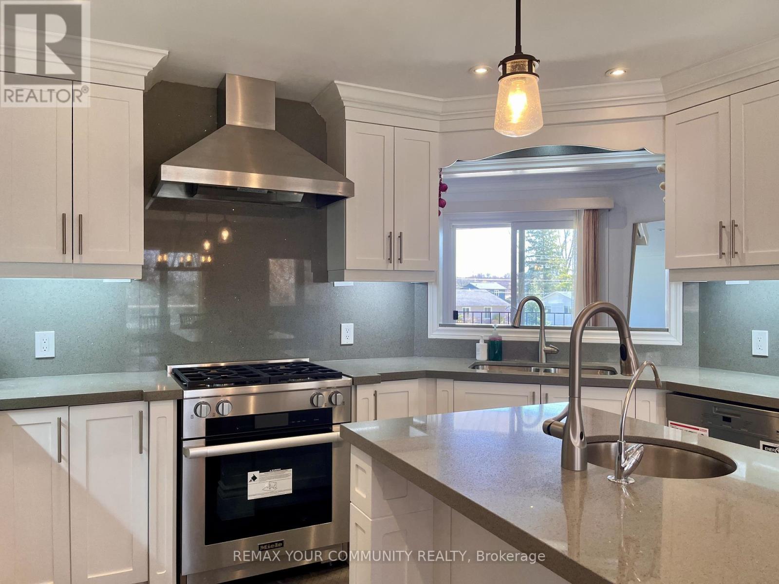 44 Canal Street, Georgina, Ontario  L4P 1K5 - Photo 14 - N12994058