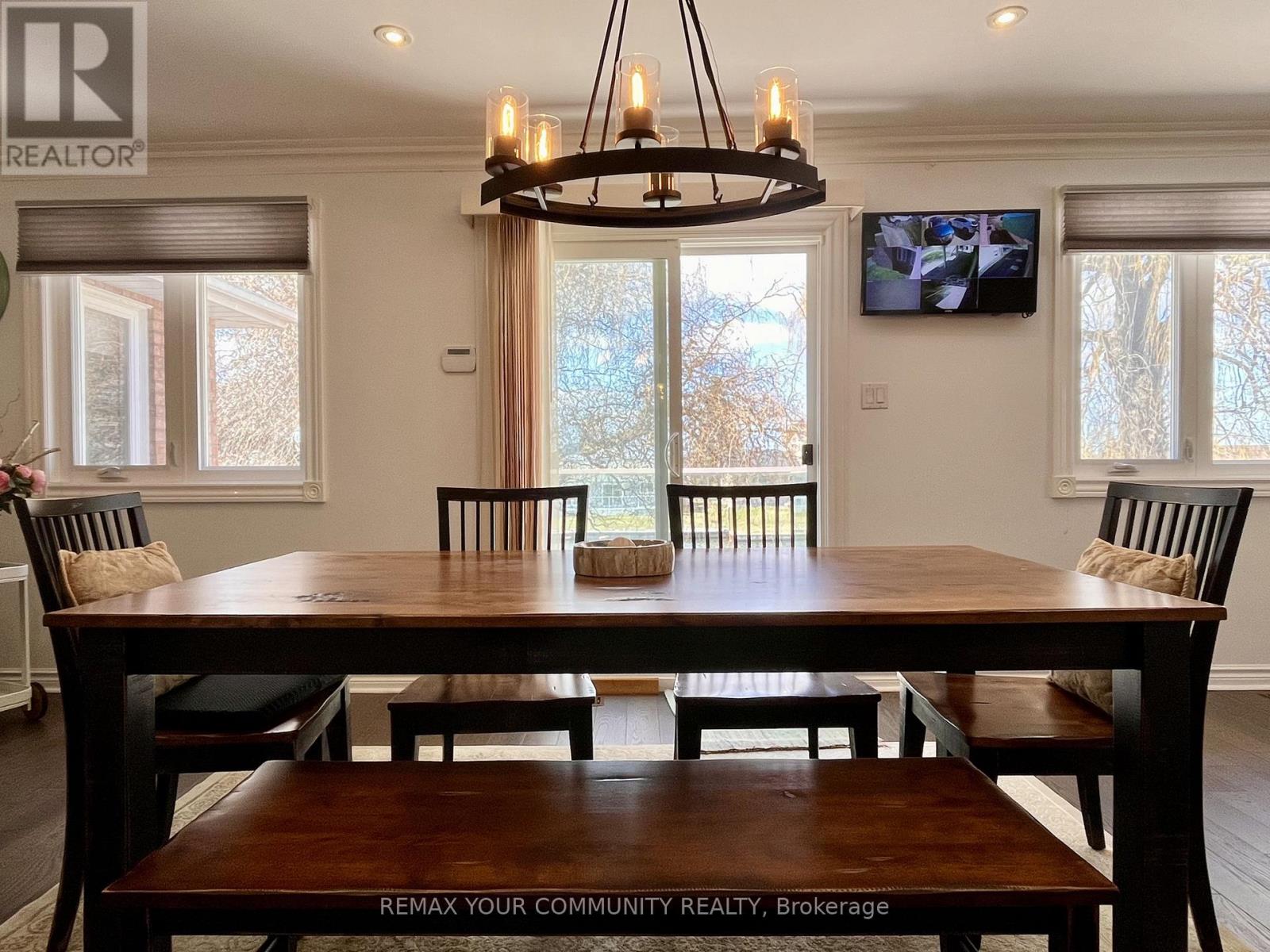 44 Canal Street, Georgina, Ontario  L4P 1K5 - Photo 17 - N12994058