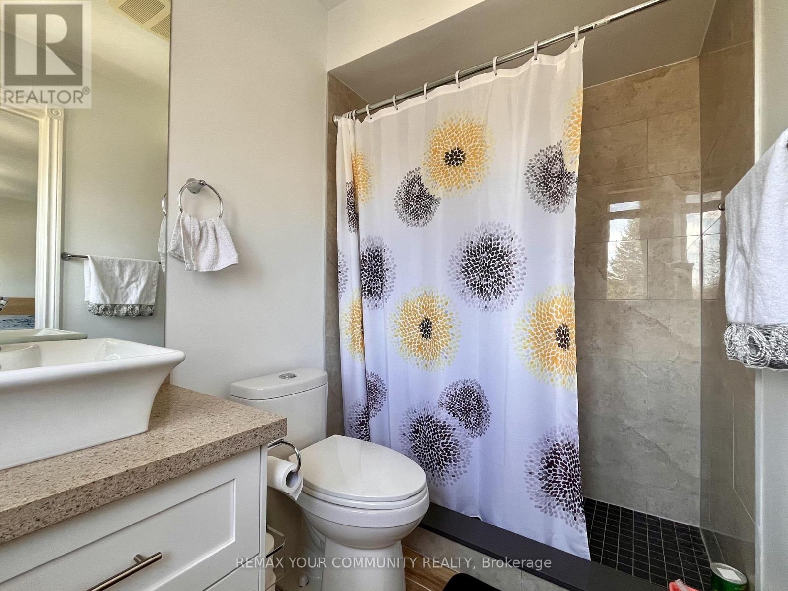 44 Canal Street, Georgina, Ontario  L4P 1K5 - Photo 23 - N12994058