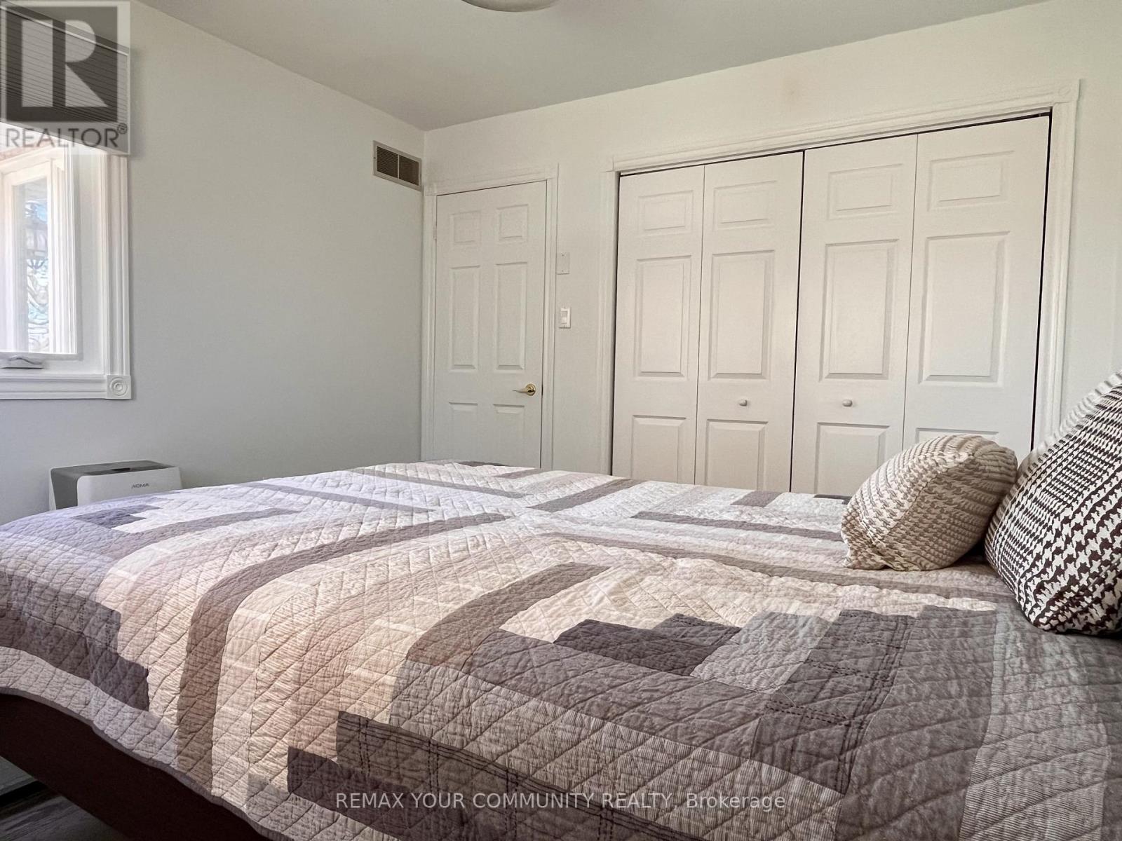 44 Canal Street, Georgina, Ontario  L4P 1K5 - Photo 27 - N12994058