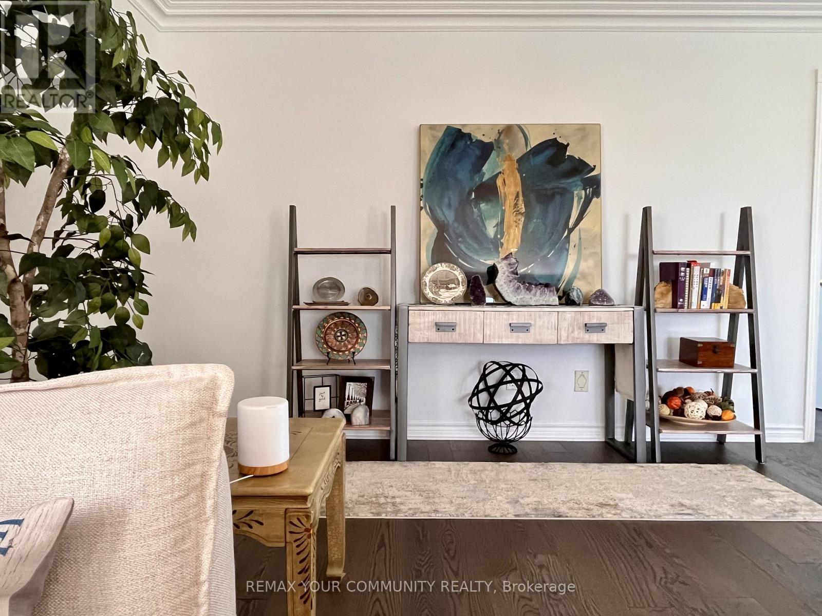 44 Canal Street, Georgina, Ontario  L4P 1K5 - Photo 8 - N12994058