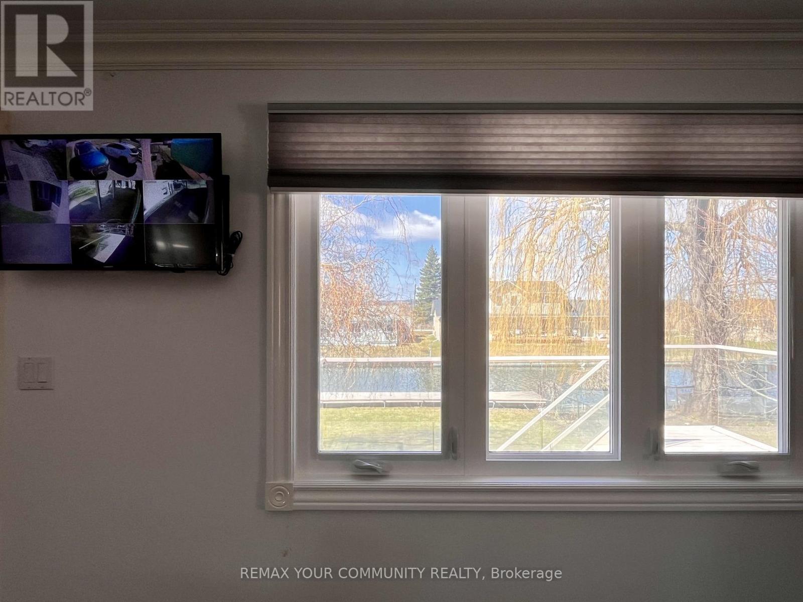 44 Canal Street, Georgina, Ontario  L4P 1K5 - Photo 9 - N12994058