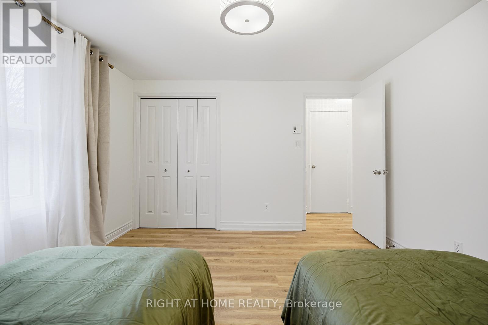 259 Glenwoods Avenue, Georgina, Ontario  L4P 2X1 - Photo 25 - N12994066