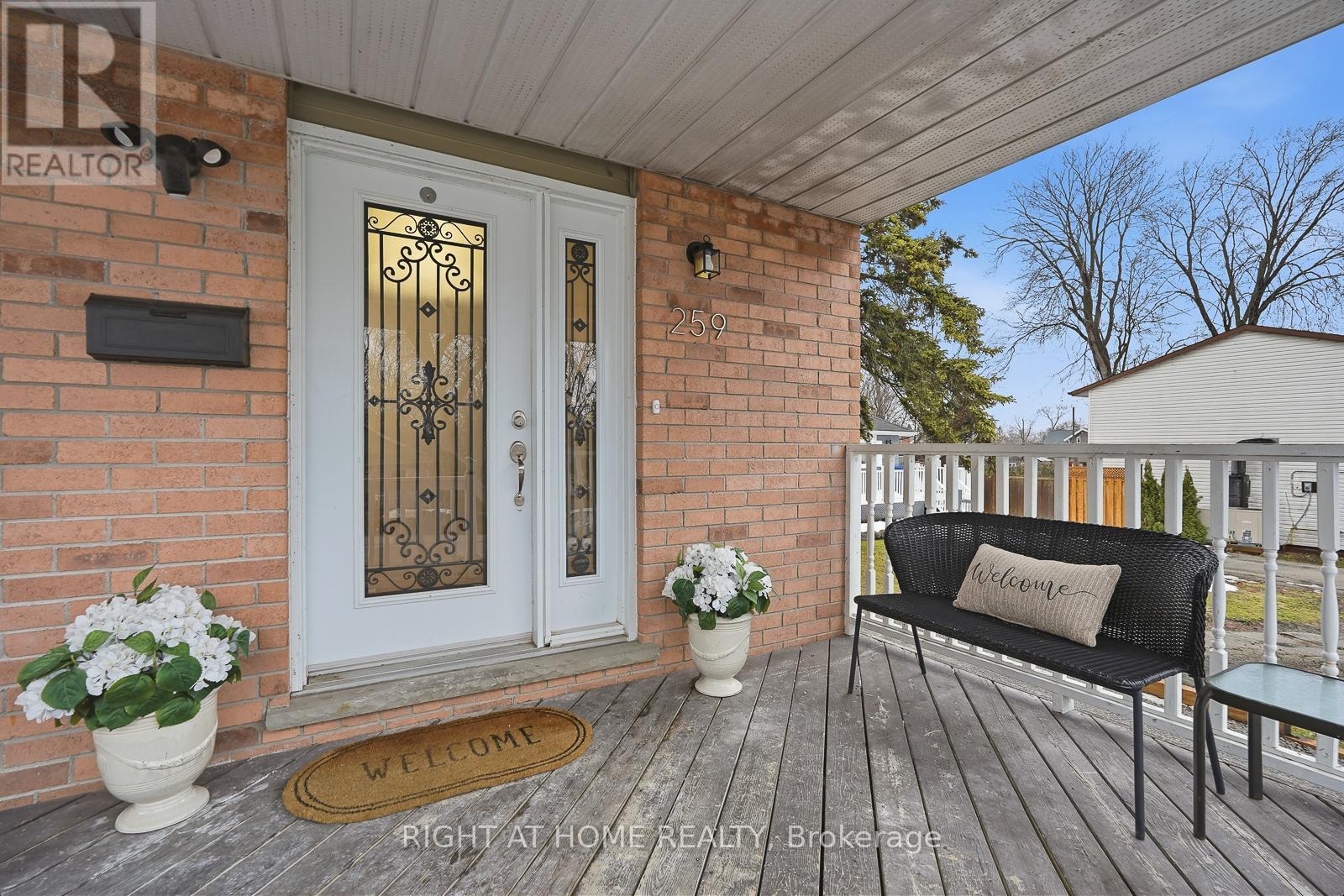 259 Glenwoods Avenue, Georgina, Ontario  L4P 2X1 - Photo 4 - N12994066