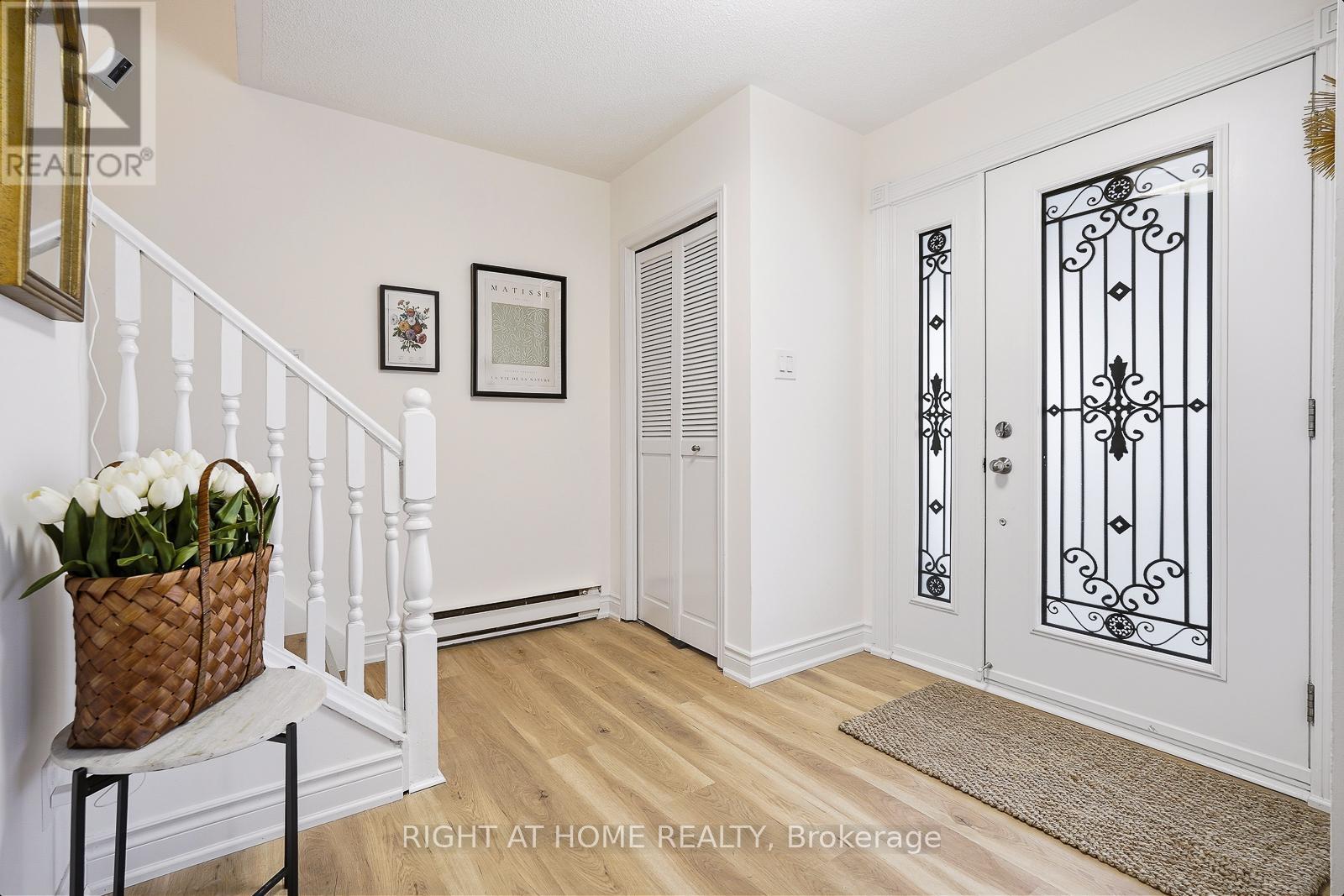 259 Glenwoods Avenue, Georgina, Ontario  L4P 2X1 - Photo 6 - N12994066