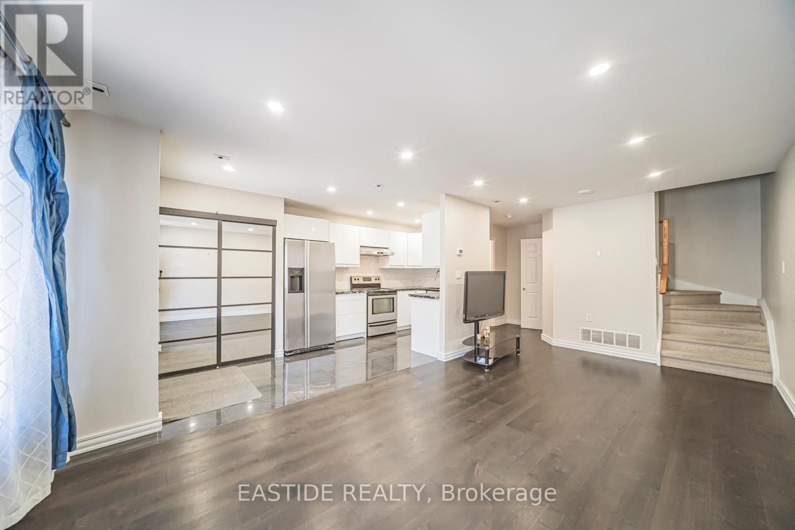 96 - 151 Townsgate Drive, Vaughan, Ontario  L4J 8J7 - Photo 10 - N12994076