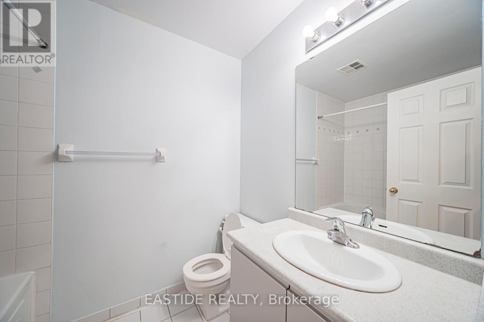 96 - 151 Townsgate Drive, Vaughan, Ontario  L4J 8J7 - Photo 17 - N12994076