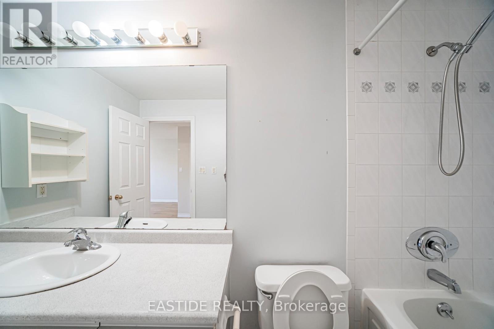 96 - 151 Townsgate Drive, Vaughan, Ontario  L4J 8J7 - Photo 23 - N12994076