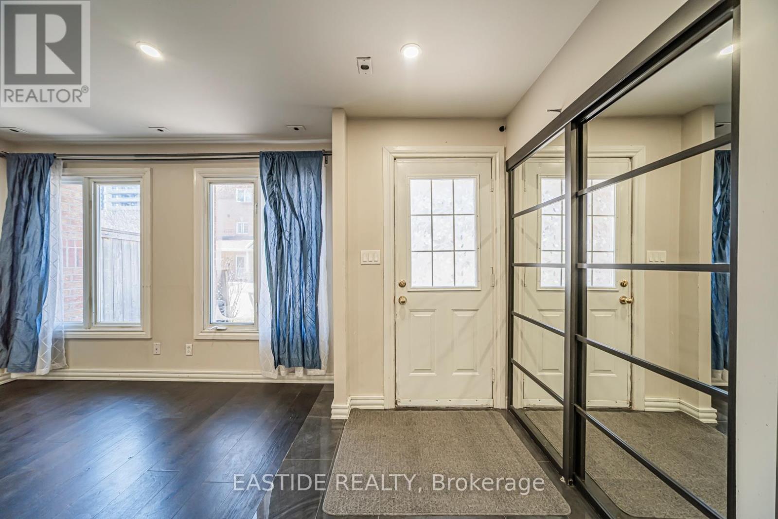 96 - 151 Townsgate Drive, Vaughan, Ontario  L4J 8J7 - Photo 7 - N12994076