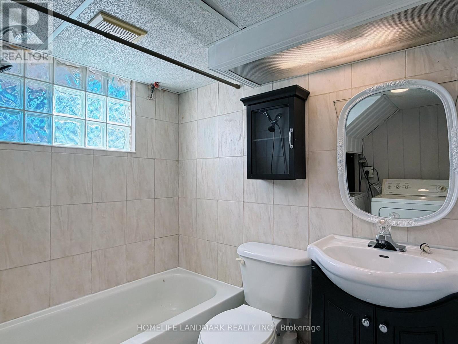 392 Elmwood Avenue, Richmond Hill, Ontario  L4C 1M3 - Photo 14 - N12994084