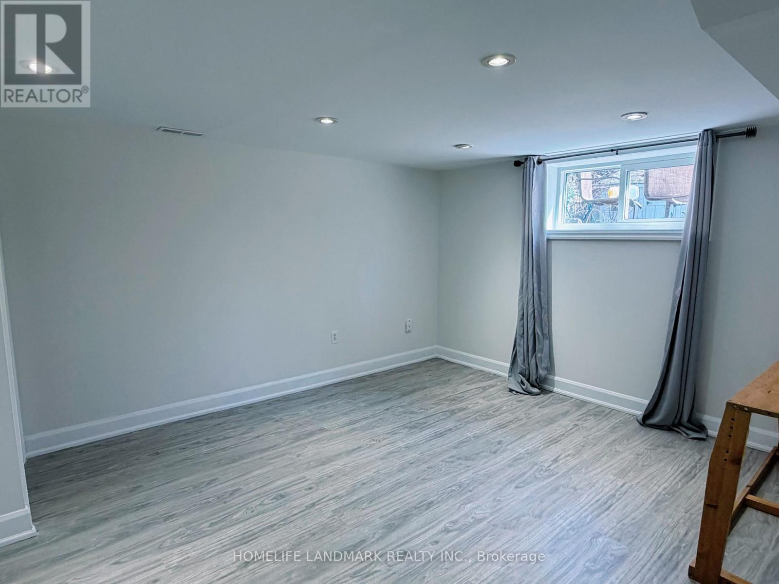 392 Elmwood Avenue, Richmond Hill, Ontario  L4C 1M3 - Photo 16 - N12994084