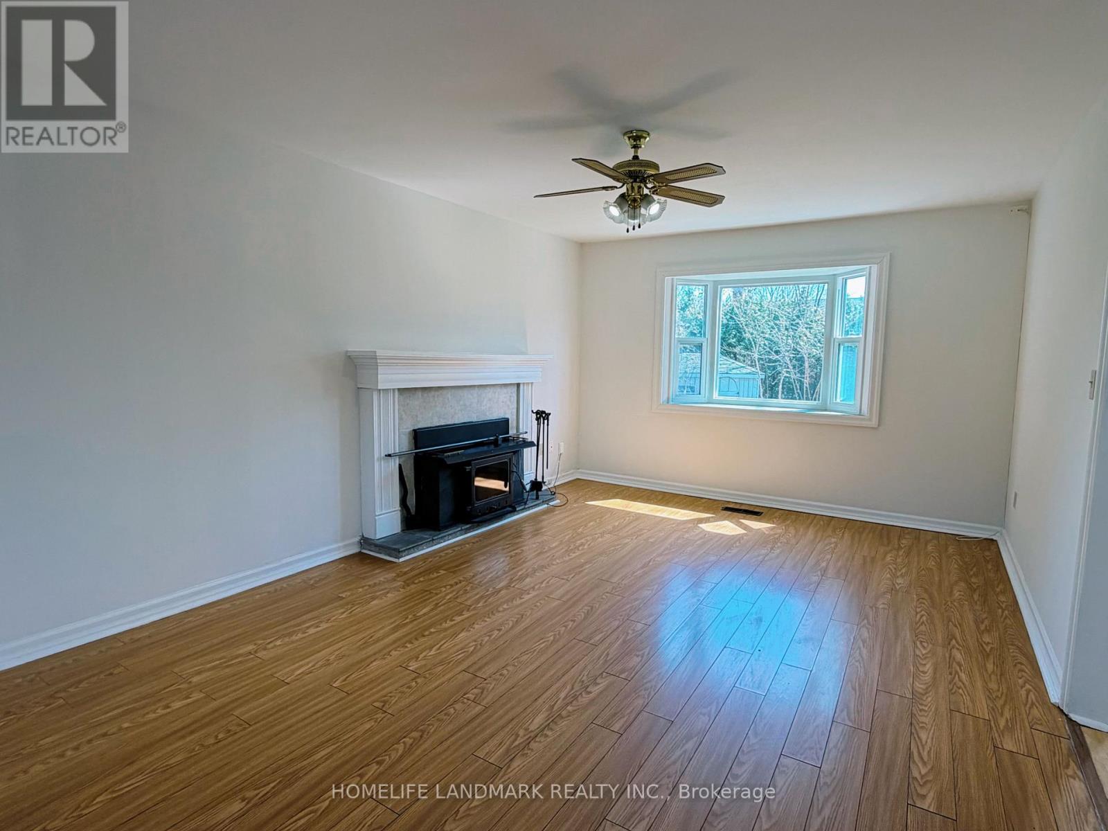 392 Elmwood Avenue, Richmond Hill, Ontario  L4C 1M3 - Photo 7 - N12994084