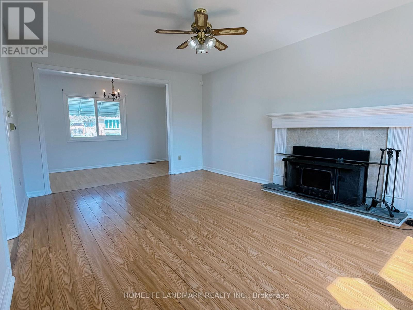 392 Elmwood Avenue, Richmond Hill, Ontario  L4C 1M3 - Photo 8 - N12994084