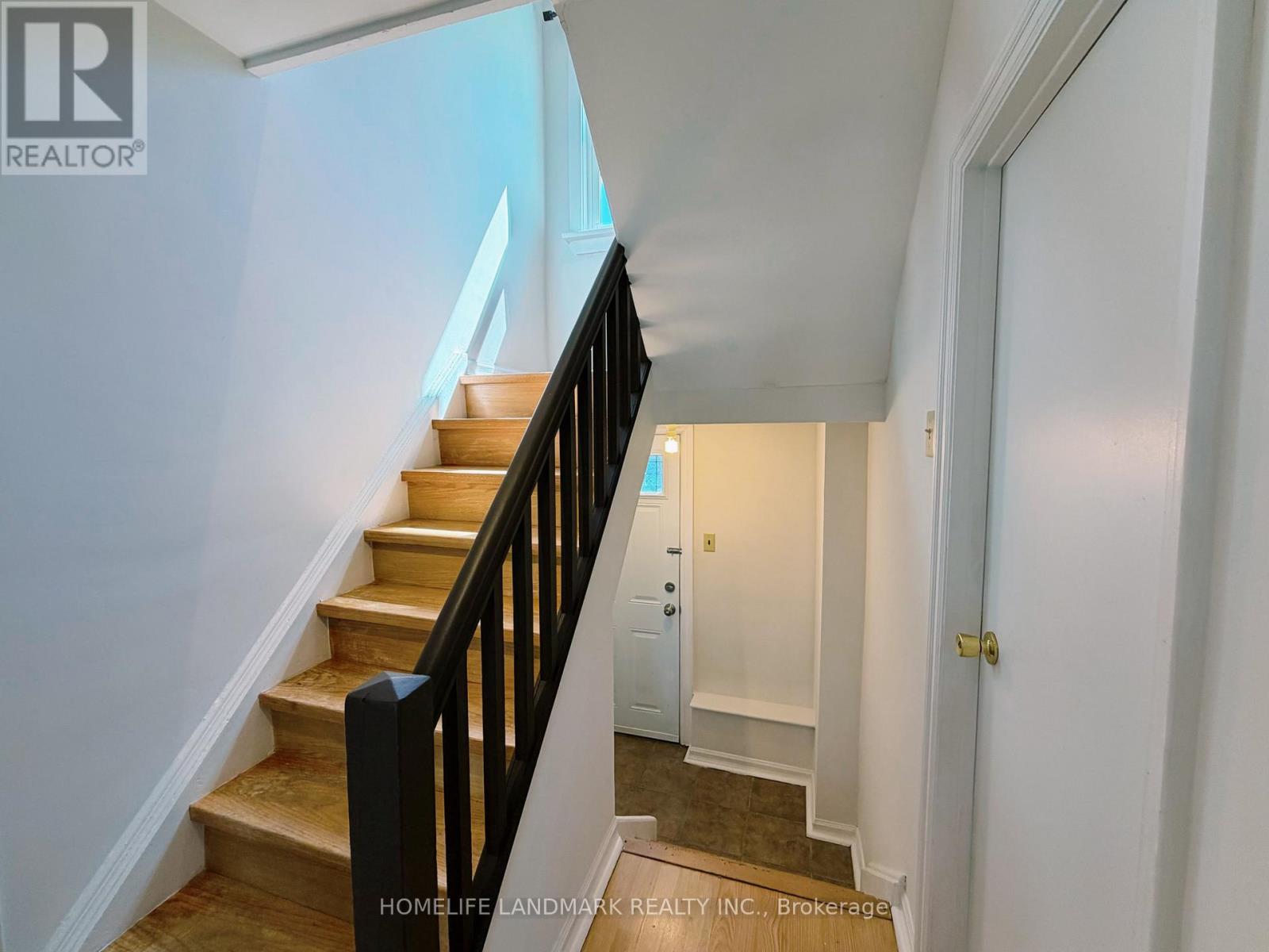 392 Elmwood Avenue, Richmond Hill, Ontario  L4C 1M3 - Photo 9 - N12994084