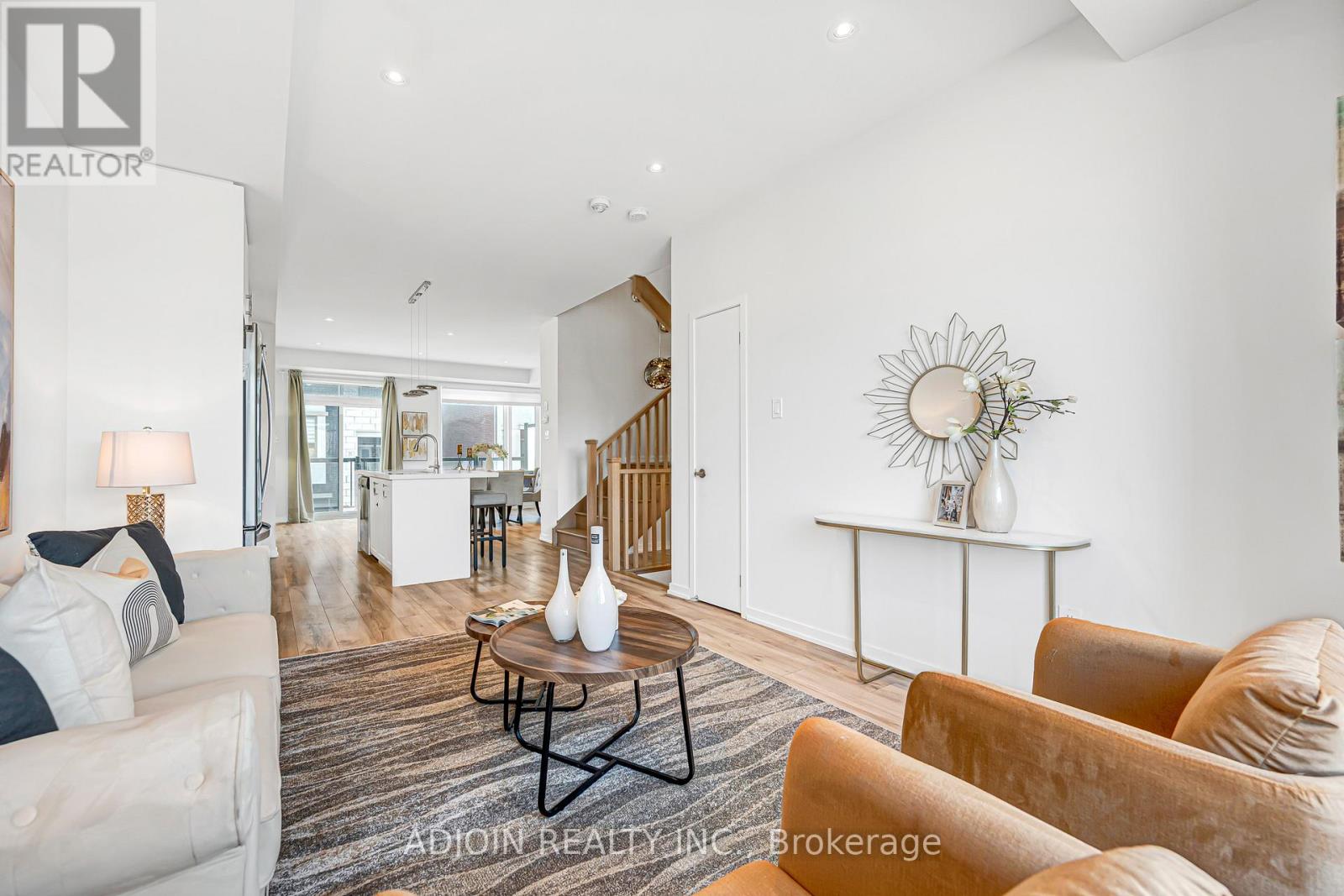 525 Marc Santi Boulevard, Vaughan, Ontario  L6A 5C5 - Photo 3 - N12994088