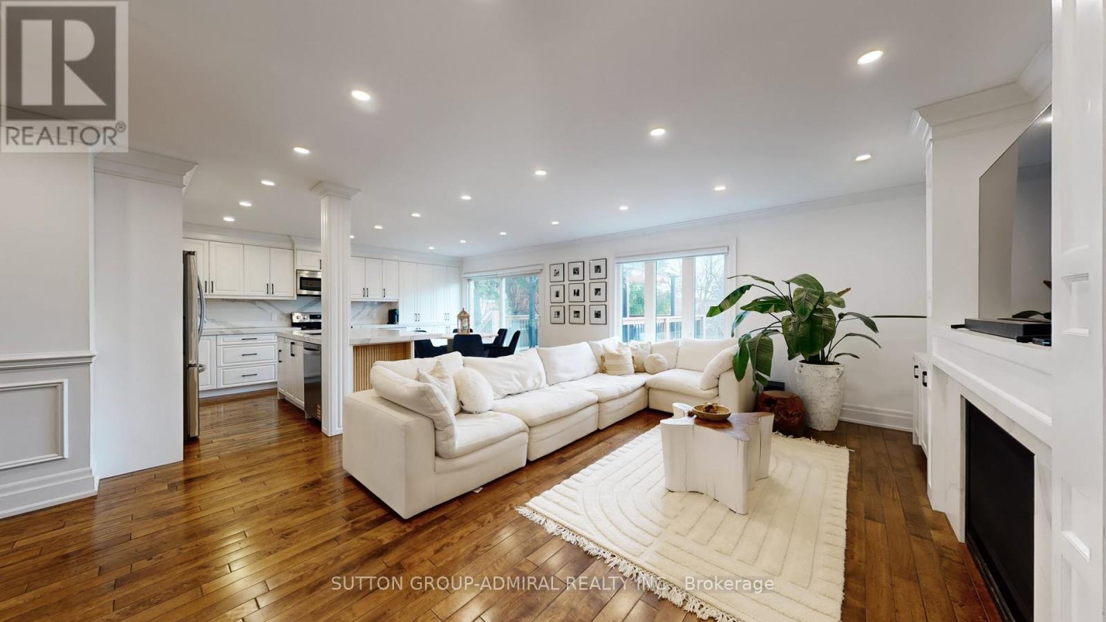 8 Colleen Street, Vaughan, Ontario  L4J 5H1 - Photo 10 - N12994116