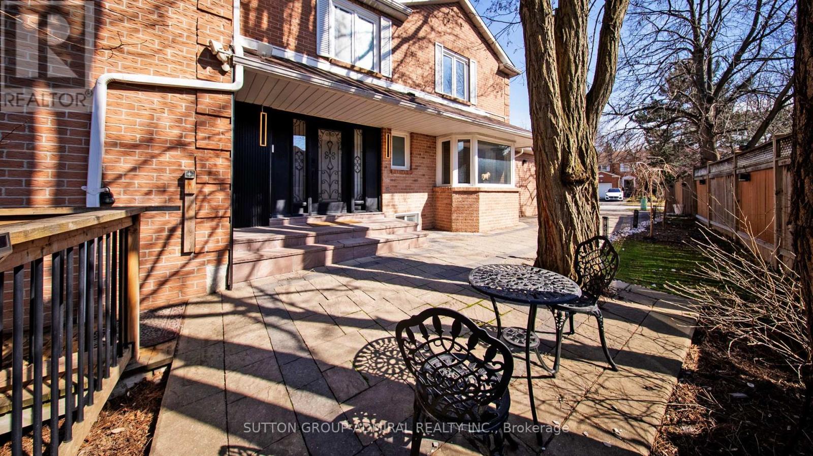 8 Colleen Street, Vaughan, Ontario  L4J 5H1 - Photo 2 - N12994116