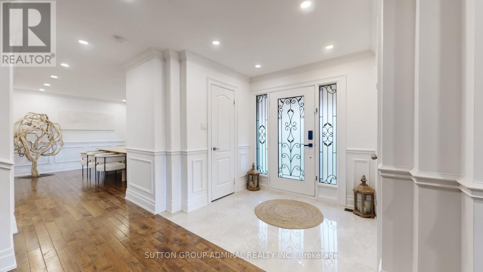 8 Colleen Street, Vaughan, Ontario  L4J 5H1 - Photo 3 - N12994116