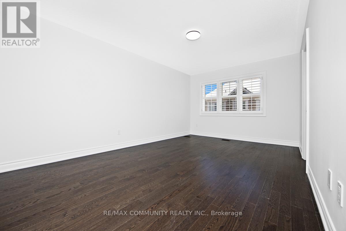 33 Liam Lane, Markham, Ontario  L3S 3J5 - Photo 14 - N12994124