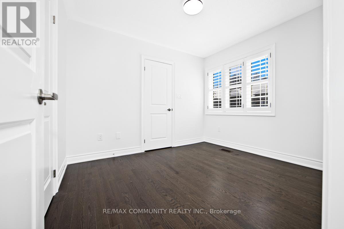 33 Liam Lane, Markham, Ontario  L3S 3J5 - Photo 16 - N12994124