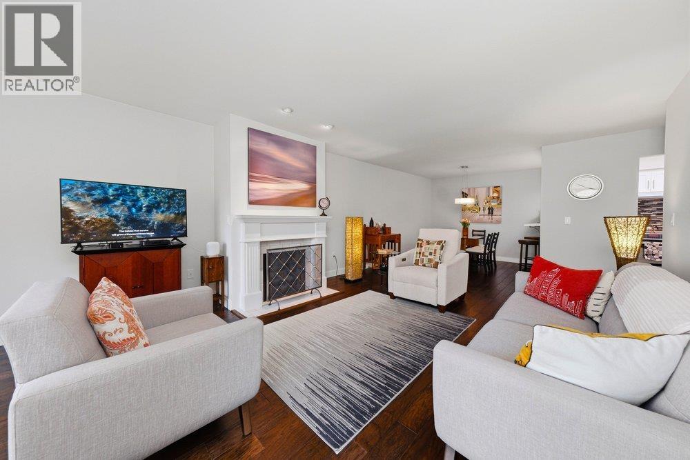 411 1125 Gilford Street, Vancouver, British Columbia  V6G 2P7 - Photo 3 - R3110897