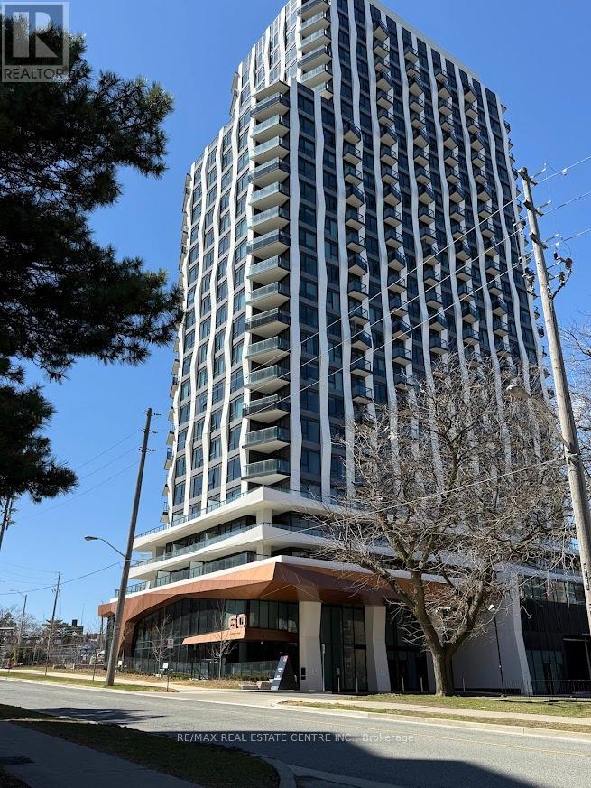 2004 - 60 CENTRAL PARK ROADWAY ROAD, Toronto, Ontario