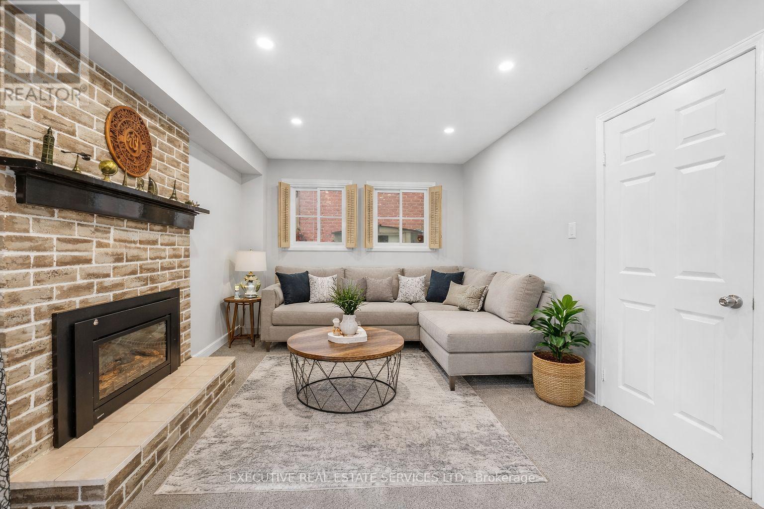 21 Garden Avenue, Brampton, Ontario  L6X 1M4 - Photo 10 - W12994044