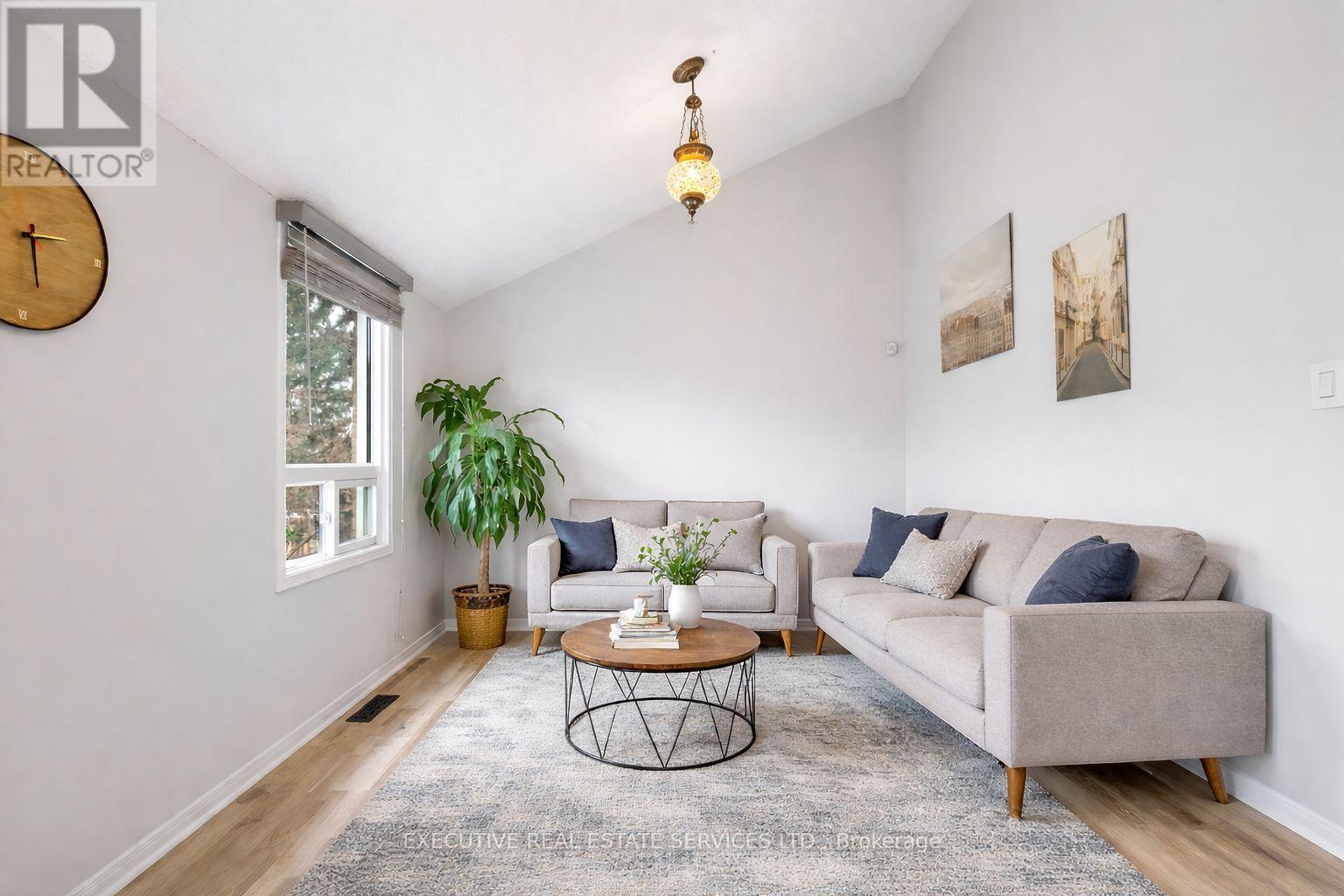 21 Garden Avenue, Brampton, Ontario  L6X 1M4 - Photo 12 - W12994044