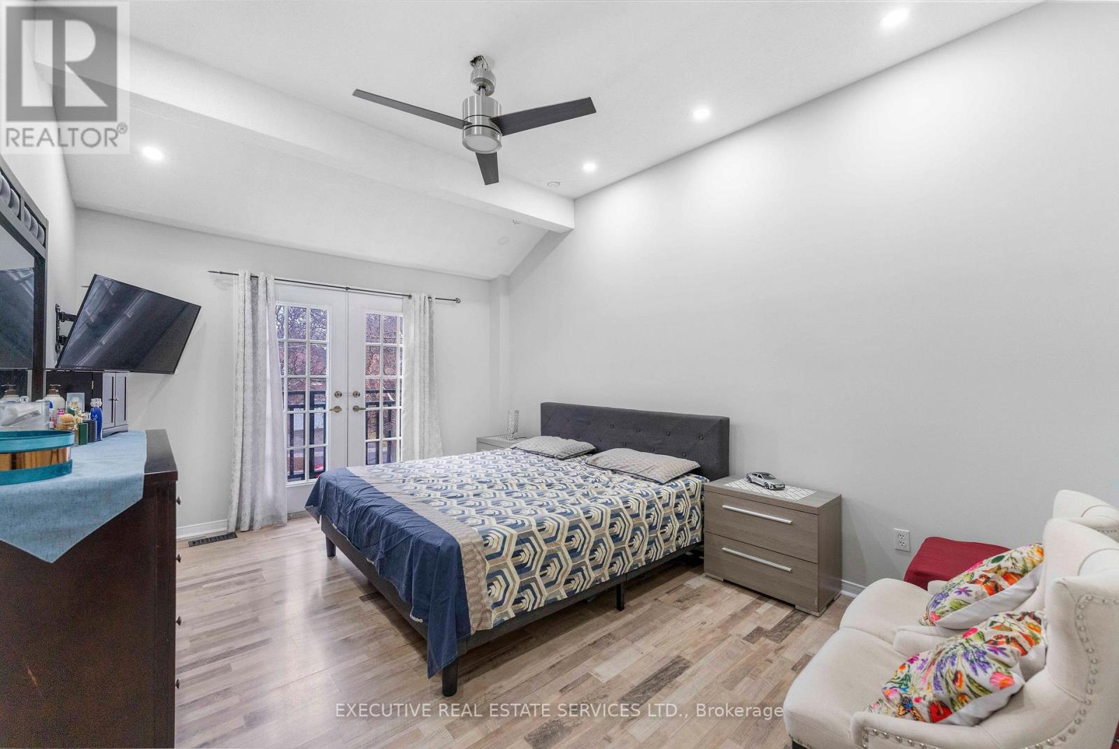 21 Garden Avenue, Brampton, Ontario  L6X 1M4 - Photo 19 - W12994044