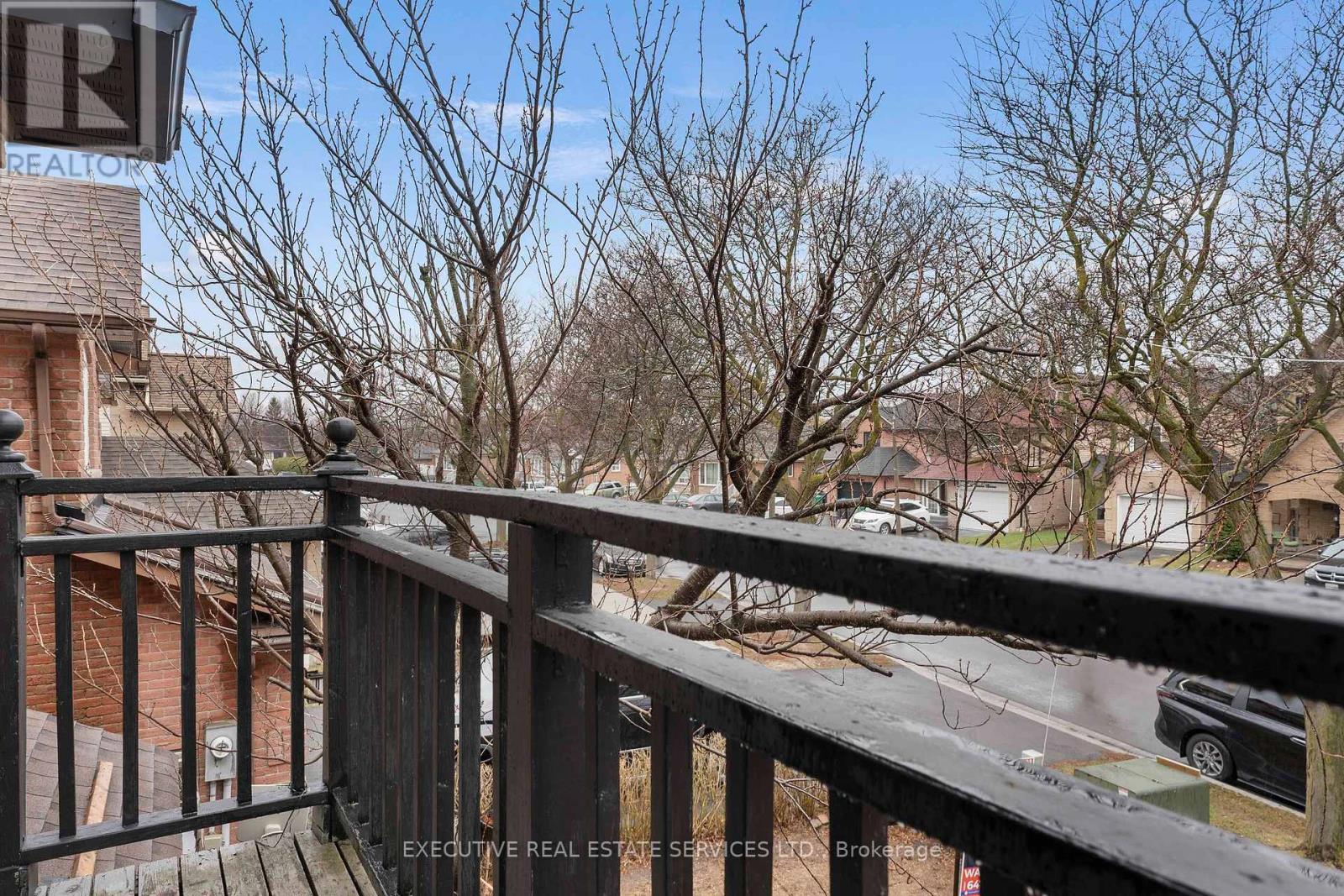 21 Garden Avenue, Brampton, Ontario  L6X 1M4 - Photo 21 - W12994044