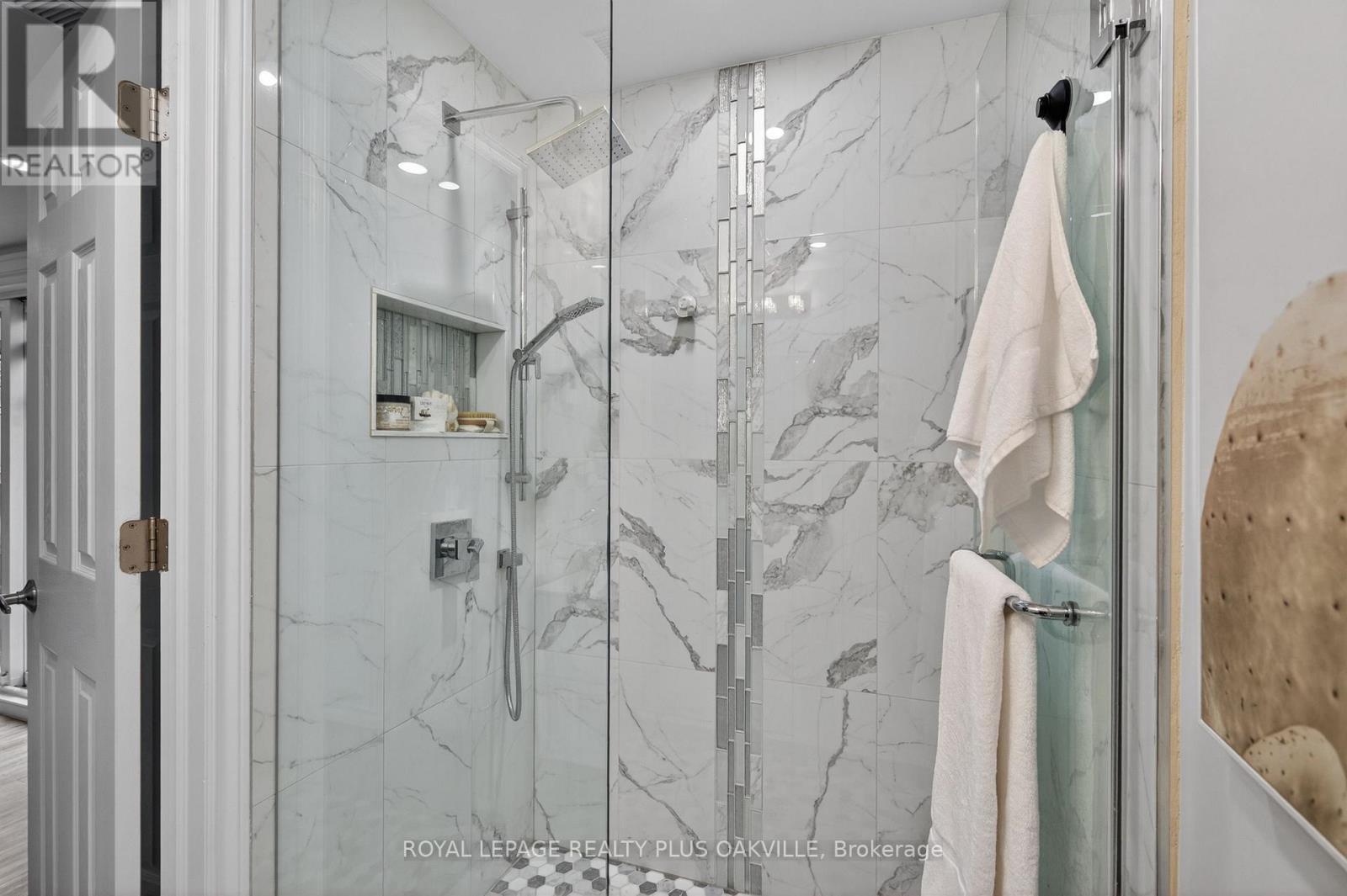 512 Pinedale Avenue, Burlington, Ontario  L7L 3W1 - Photo 20 - W12994090