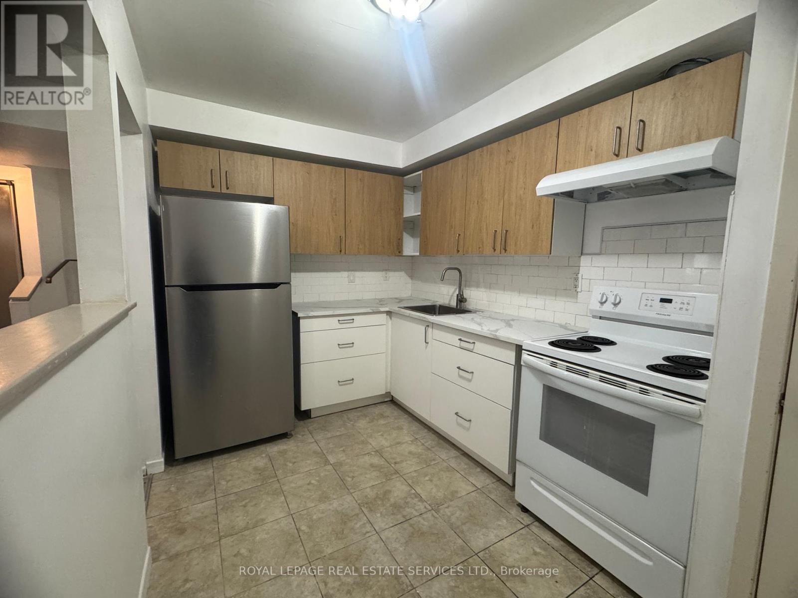 150 - 254 John Garland Boulevard, Toronto, Ontario  M9V 1N8 - Photo 10 - W12994094