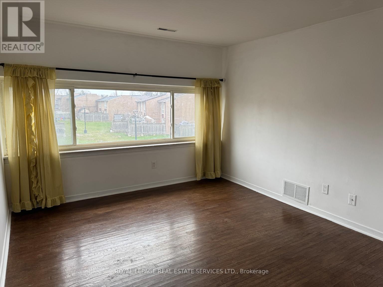150 - 254 John Garland Boulevard, Toronto, Ontario  M9V 1N8 - Photo 12 - W12994094