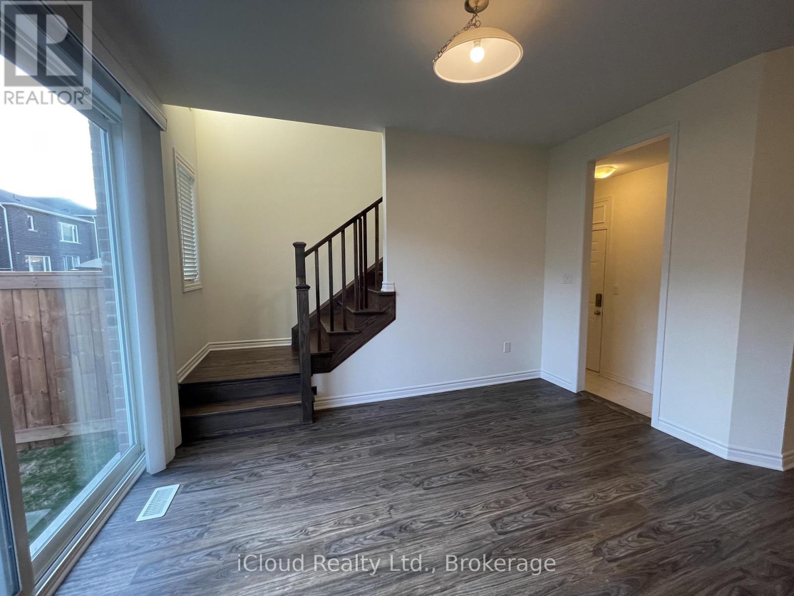 1360 Sycamore Gardens, Milton, Ontario  L9E 1R3 - Photo 12 - W12994106