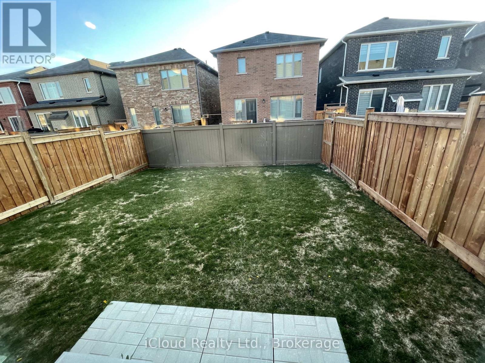 1360 Sycamore Gardens, Milton, Ontario  L9E 1R3 - Photo 13 - W12994106