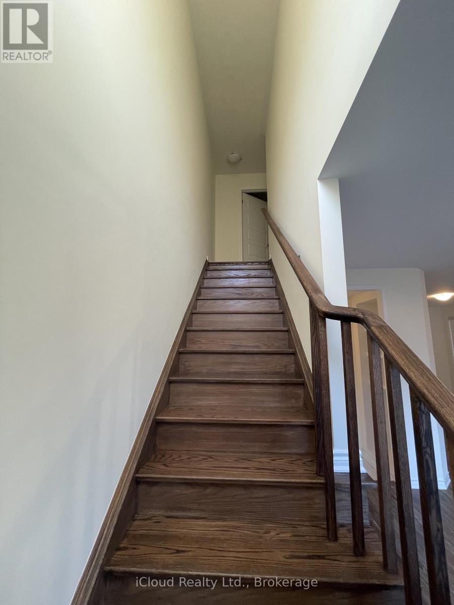 1360 Sycamore Gardens, Milton, Ontario  L9E 1R3 - Photo 17 - W12994106