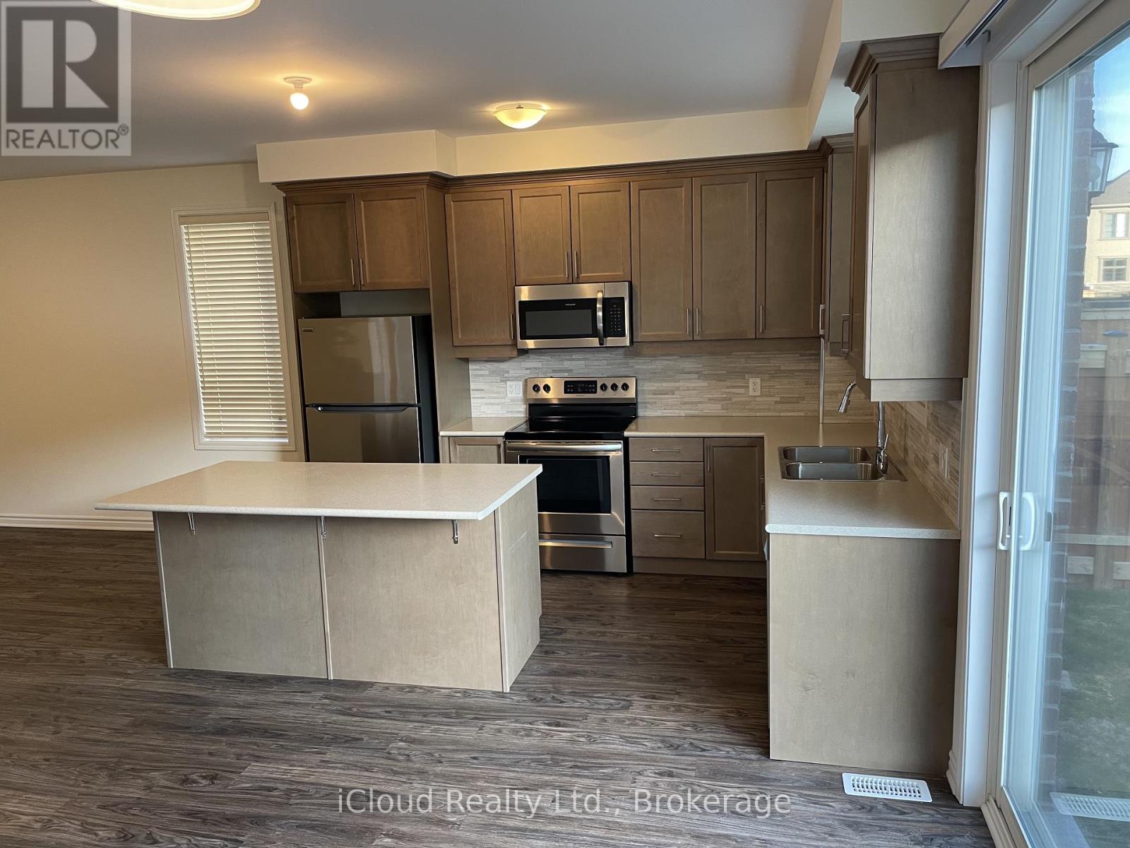 1360 Sycamore Gardens, Milton, Ontario  L9E 1R3 - Photo 18 - W12994106