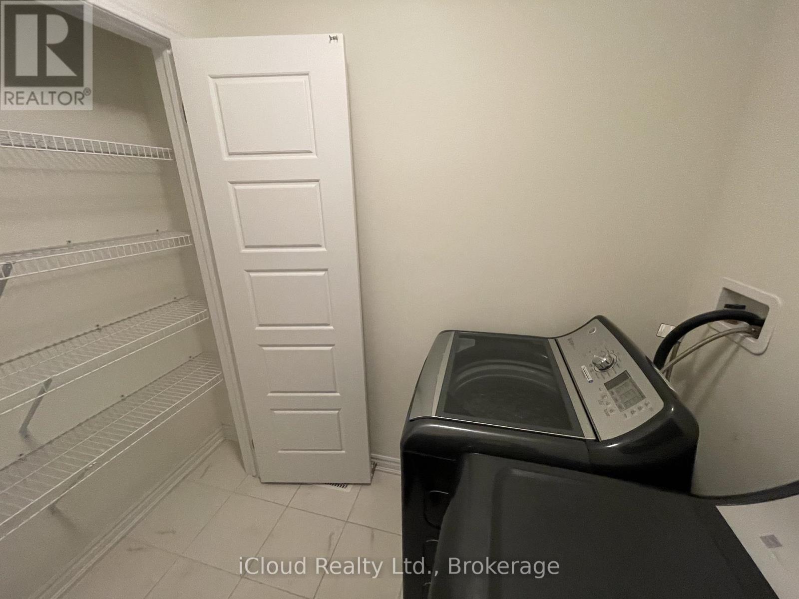 1360 Sycamore Gardens, Milton, Ontario  L9E 1R3 - Photo 22 - W12994106