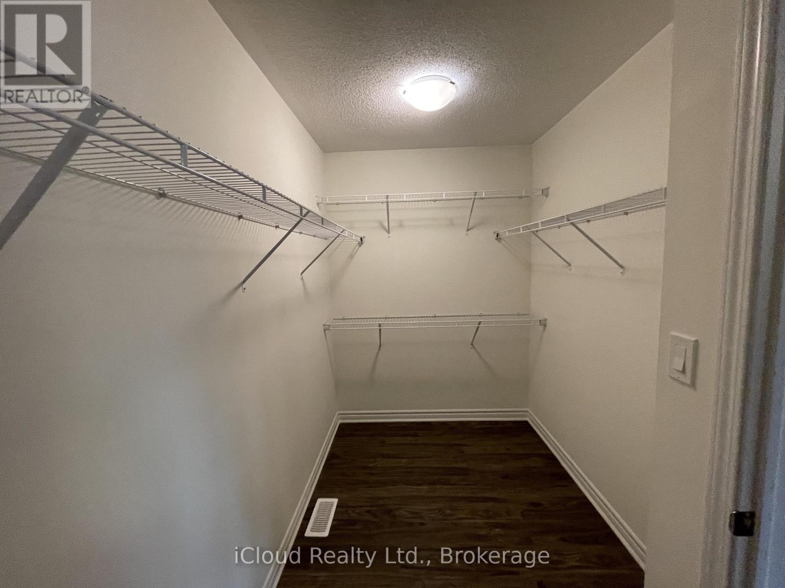 1360 Sycamore Gardens, Milton, Ontario  L9E 1R3 - Photo 29 - W12994106