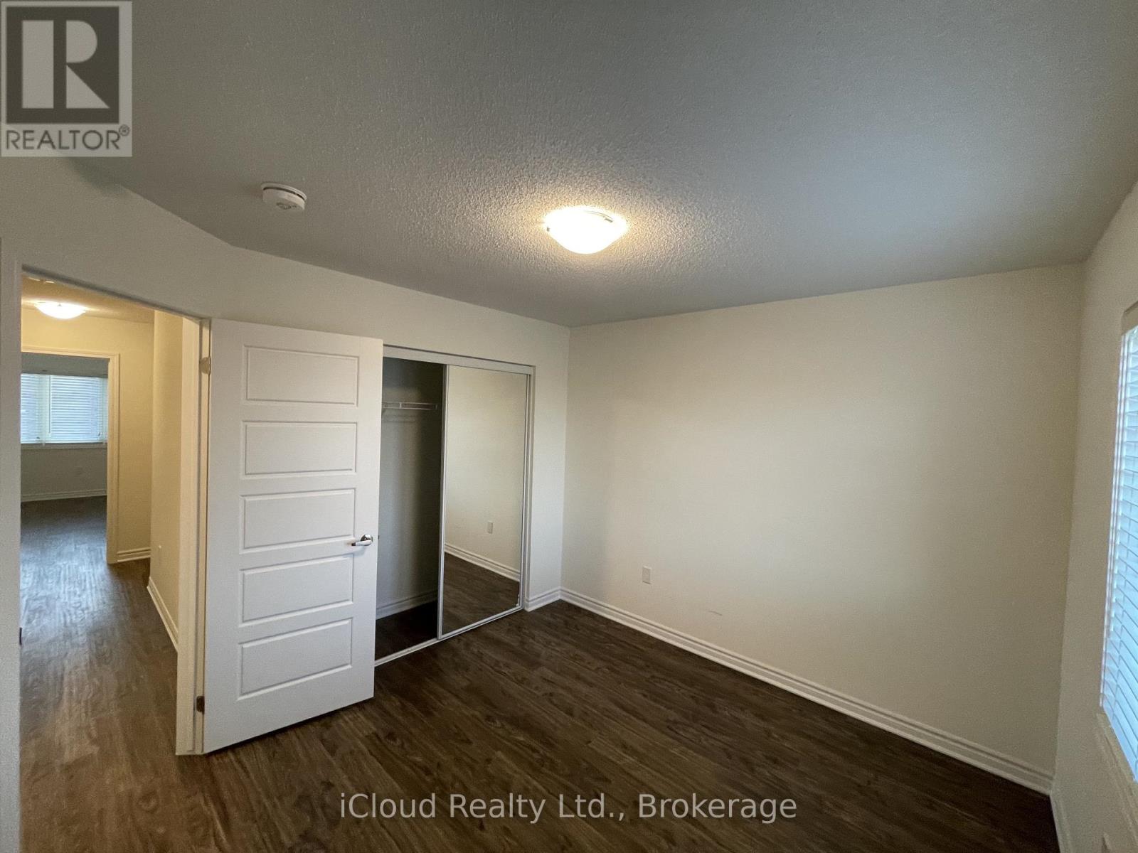 1360 Sycamore Gardens, Milton, Ontario  L9E 1R3 - Photo 34 - W12994106