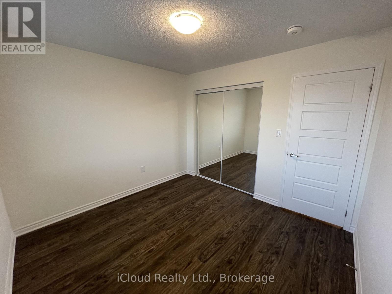 1360 Sycamore Gardens, Milton, Ontario  L9E 1R3 - Photo 37 - W12994106