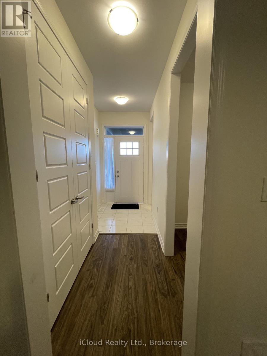 1360 Sycamore Gardens, Milton, Ontario  L9E 1R3 - Photo 6 - W12994106